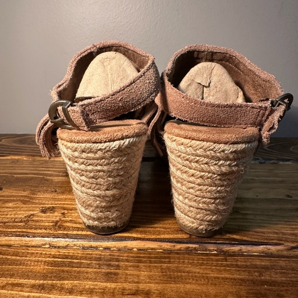 Minnetonka Ashley Leather Fringe Espadrille Wedge Sandals Women’s 8 Taupe Boho - Picture 3 of 9